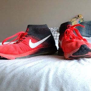 Size 8 nike running shoes